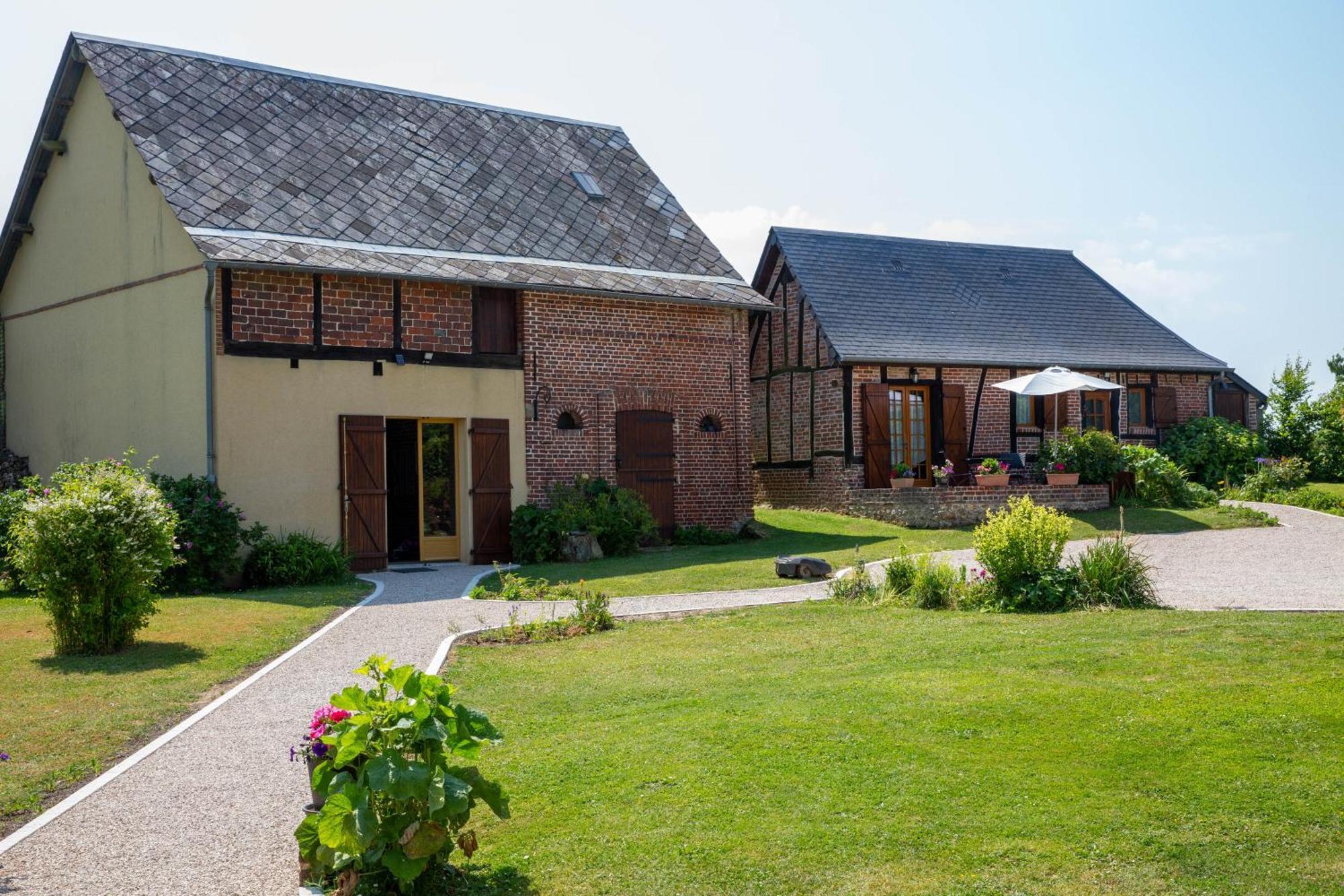 L'Etape Normande Bed & Breakfast Montroty  Exterior photo